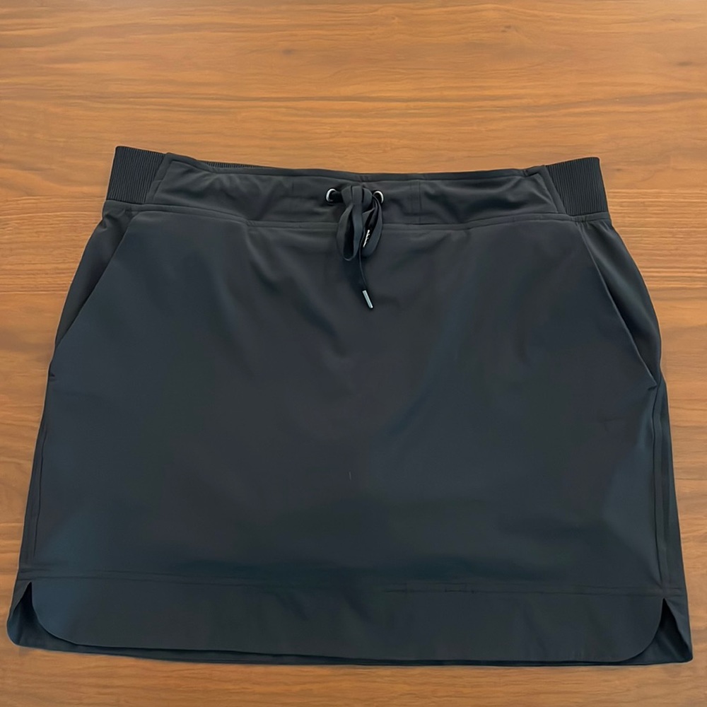 Athleta Size 14 Black Skort, Excellent condition